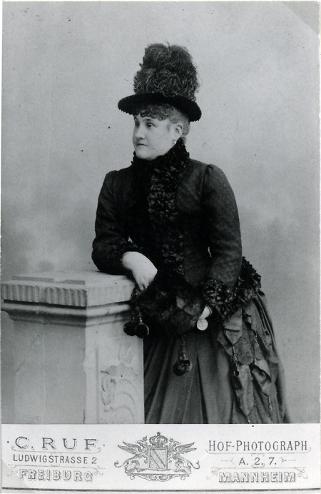 Elisabeth von Rodenstein (1858–1929), um 1885-1920