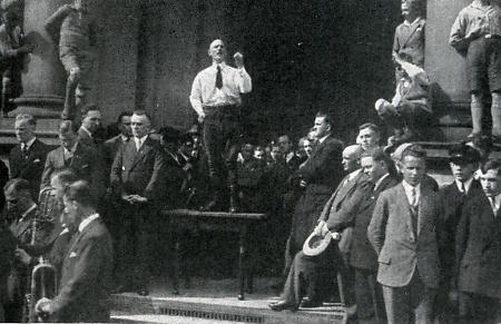 Kundgebund der Nationalsozialistischen Betriebszellenorganisation (NSBO) in Frankfurt, 1932