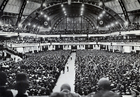Wahlkundgebung der NSDAP in der Frankfurter Festhalle, 1932
