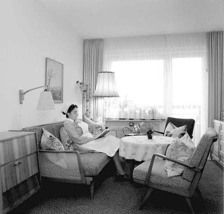 Zimmer im Schwesternwohnheim Eberleinstraße in Wiesbaden, Oktober 1965