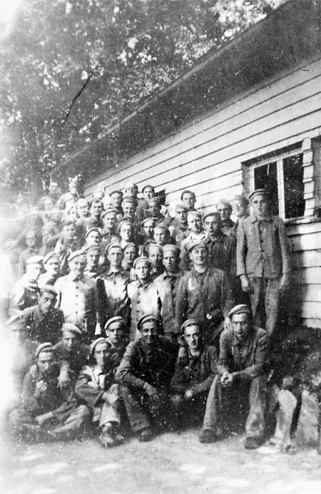 Häftlinge im Konzentrationslager „Unter den Eichen“ in Wiesbaden, 1944-1945
