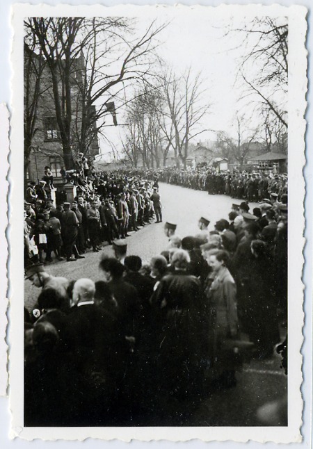 Zuschauermenge beim Besuch Hitlers in Bensheim, 20. März 1935