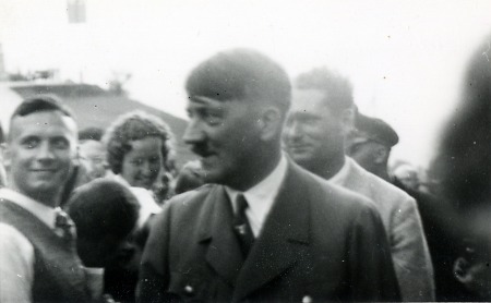 Hitler bei einem Besuch in Bensheim, 20. März 1935