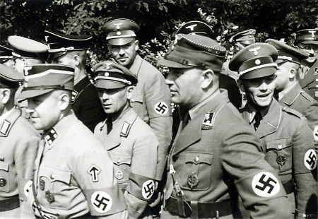 Uniformierte auf dem NSDAP-Kreistag 1938 in Bensheim, 19. Juni 1938