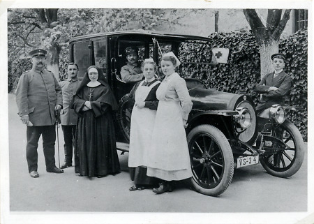 Sanitätsrat Wiegand mit Frau und Sohn in Bensheim, 1910-1918