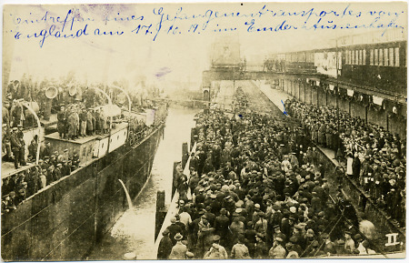 Ankunft eines Gefangenentransportes von England in Emden, 17. Oktober 1919