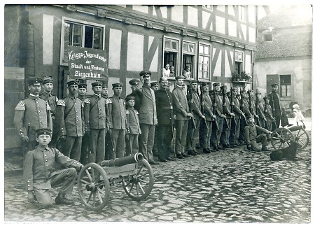 Kriegsjugendwehr in Ziegenhain, während des Ersten Weltkriegs, undatiert