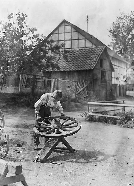 Stellmacher in Altenlotheim, gen. Wagenpeter, um 1920