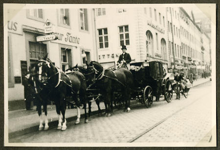 Vierspannige Kutsche in Kassel, um 1932