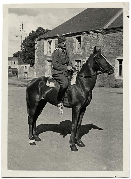 Berittener Soldat in Frankreich, 1941