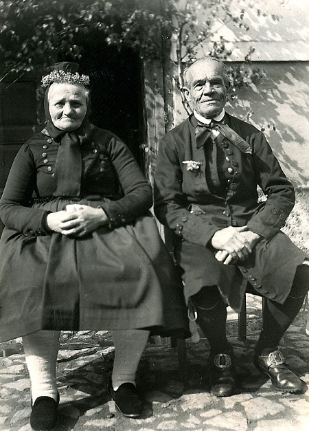 Älteres Ehepaar aus der Schwalm, um 1950
