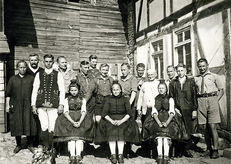 Gruppenaufnahme aus Schrecksbach, frühe 1930er Jahre