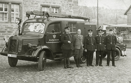 Übergabe eines Mannschaftswagens an die Freiwillige Feuerwehr Frankenberg, 1941