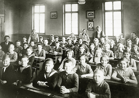 Schulklassen der Höheren Privatschule in Frankenberg, 1934