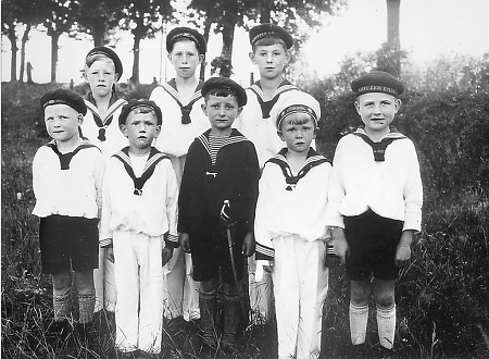 Kindergruppe des Maizugs in Frankenberg, 1935