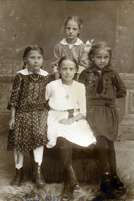Vier Mädchen aus Frankenberg, Juni 1917
