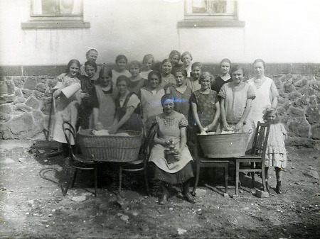 Teilnehmerinnen einer Kochschule in Frankenberg, 1926
