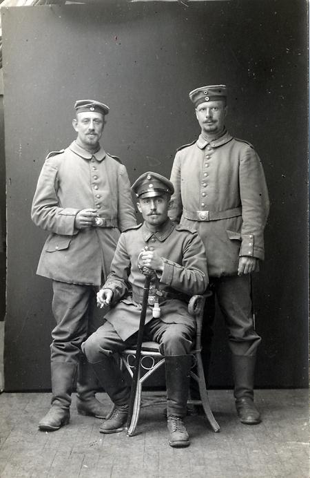 Drei Soldaten, um 1914