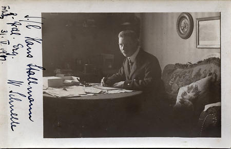 Älterer Mann beim Schreiben, 31. Mai 1911