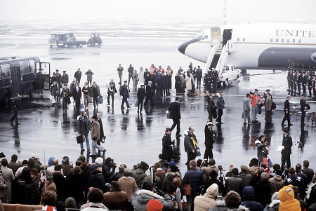 Die 52 befreiten Geiseln aus dem Iran am Frankfurter Flughafen, 20. Januar 1981
