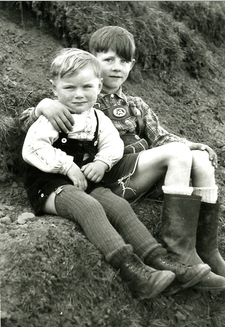 Zwei Jungen aus Haubern, 1950er Jahre