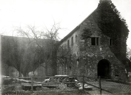 Einharts-Basilika zu Steinbach im Odenwald, um 1900
