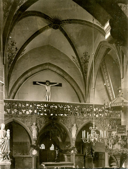 Inneres der Kirche in Hirzenhain, um 1900