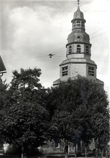 Die Kirche in Lang-Göns, um 1935