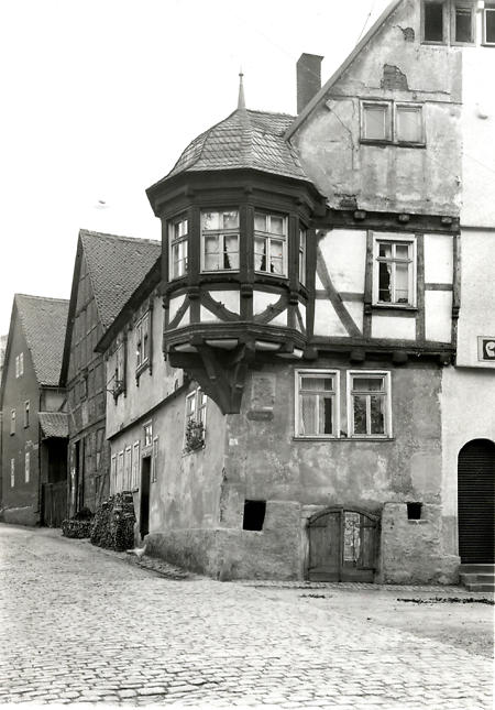 Fachwerkhaus mit Giebel in Laubach, um 1900