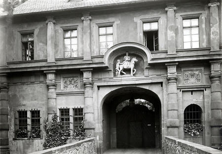 Schlossportal des Höchster Schlosses, um 1900