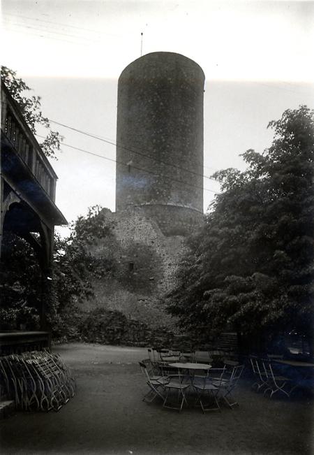 Burg Gleiberg, runder Bergfried, um 1900