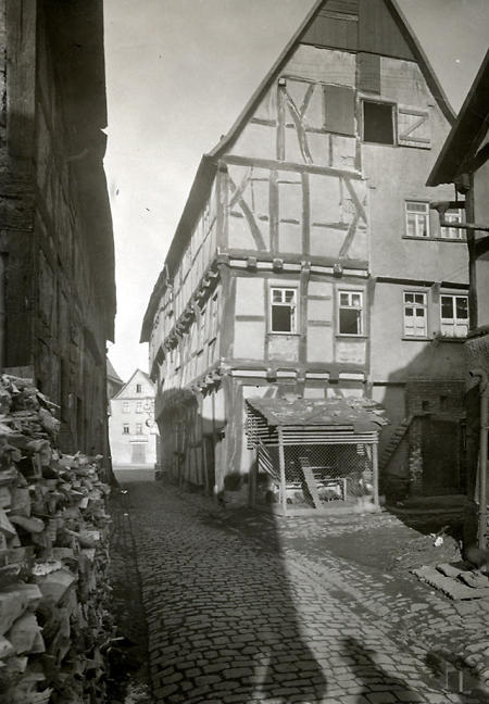 Einblick in die Gassen von Grünberg, um 1900
