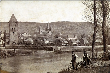 Gelnhausen von der Kinzig aus betrachtet, nach 1879