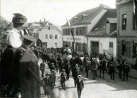 Festzug zur Einholung einer neuen Glocke in Gelnhausen, 13. Mai 1909