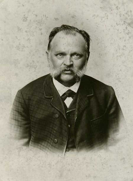 Der Gründer einer Bürstenbinderfirma in Gelnhausen, um 1900?