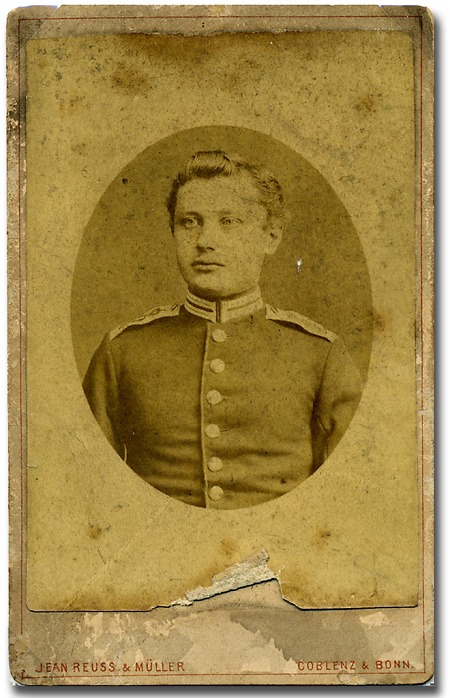 Junger Mann aus Gelnhausen als Soldaten eines Garderegiments in Koblenz, 1877-1880