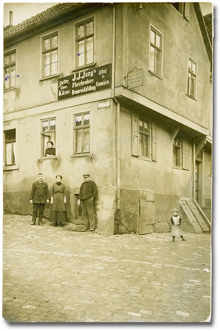 Eckhaus in der Braugasse / Untere Haitzer Gasse in Gelnhausen, um 1900