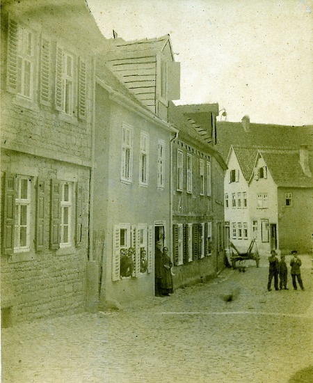Blick in die Haitzer Gasse in Gelnhausen, um 1880