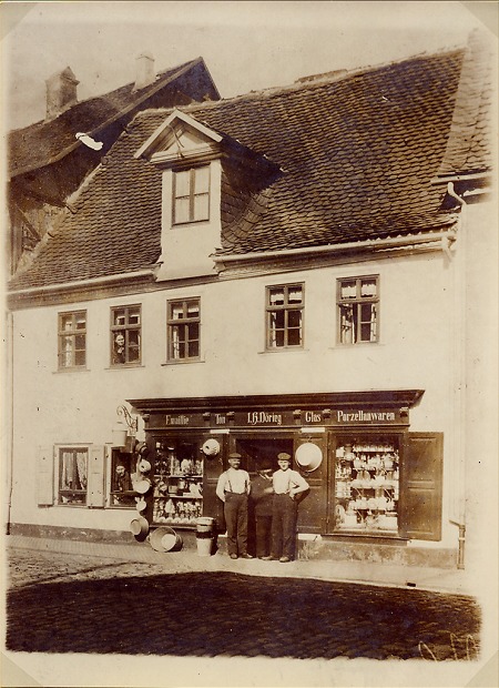Glas- und Porzellangeschäft in der Gelnhäuser Straße – das Ziegelhaus, um 1910