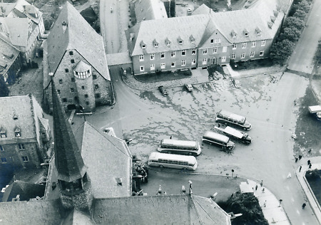 Der Marburger Firmaneiplatz vom Turm der Elisabethkirche, um 1965