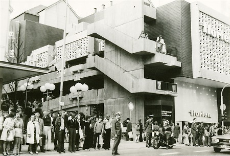 Eröffnung des Kaufhauses Horten in Marburg, April 1975