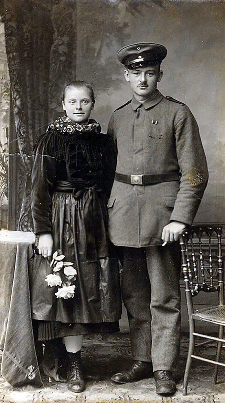 Junges Paar aus Breidenbach, um 1915