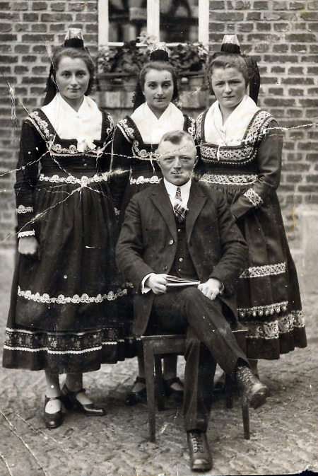 Geschwister aus Warzenbach, um 1928