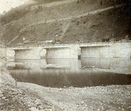 Eisenbahnzubringerbrücke für den Bau der Edertalsperre, Mai 1911