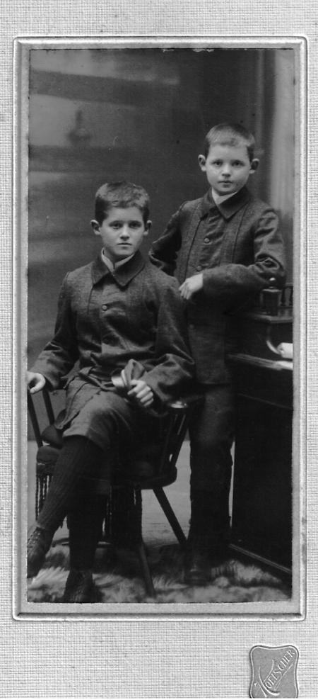 Die Söhne des Rittergutspächters Rudolf Nafziger aus Ottrau, um 1910