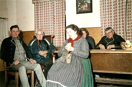 Abend bei einer Bauernfamilie in Mardorf, 1950er Jahre