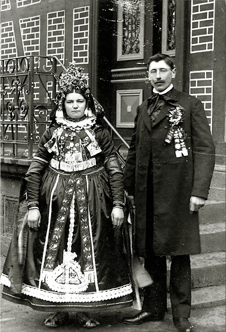 Brautpaar in Bauerbach, 1911