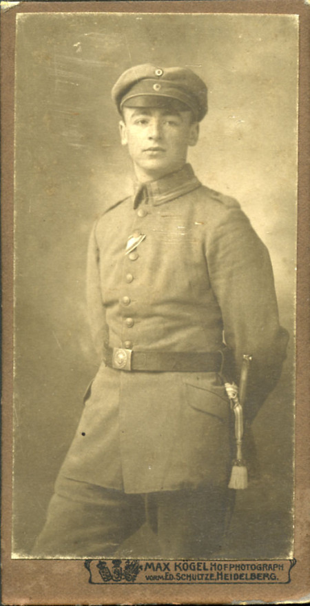 Junger Soldat aus Niedernhausen, während des Ersten Weltkriegs, undatiert