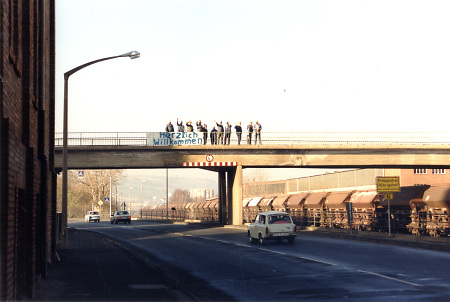 DDR-Bürger werden in Röhrigshof begrüßt, 12.11.1989