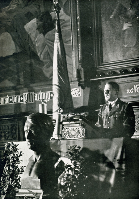 Reichsgesundheitsführer Conti bei seiner Rede anlässlich der Behring-Feier der Universität Marburg, 1940